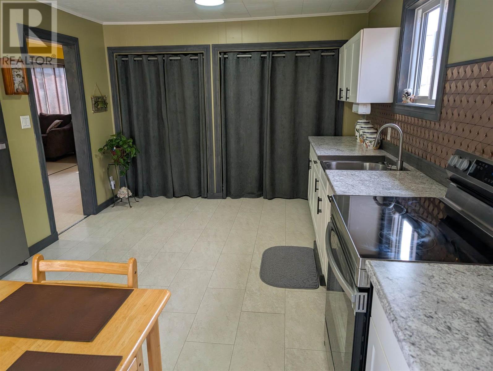 20 Second Ave, Wawa, ON - Indoor Photo Showing Kitchen