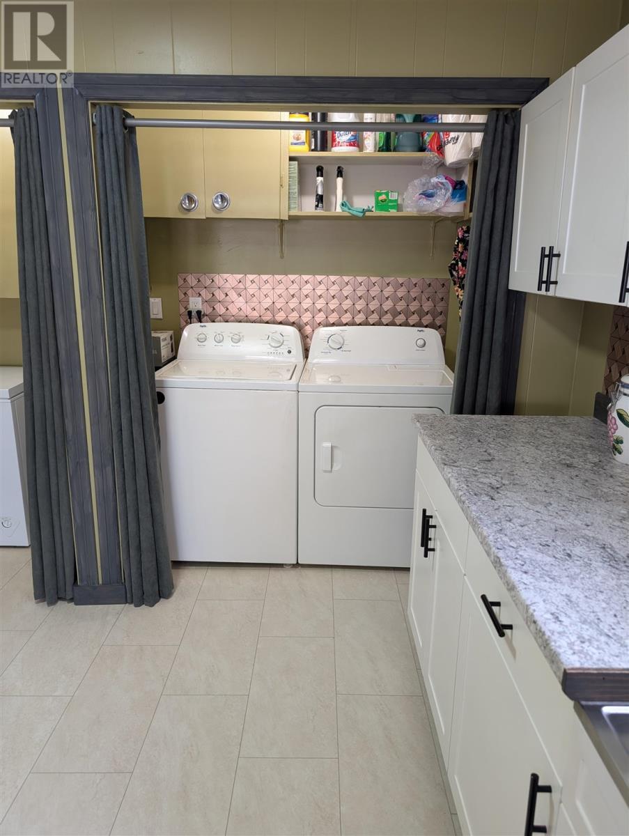 20 Second Ave, Wawa, ON - Indoor Photo Showing Laundry Room