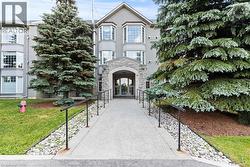 990 GOLF LINKS Road Unit# 301 Ancaster, ON L9K 1J8