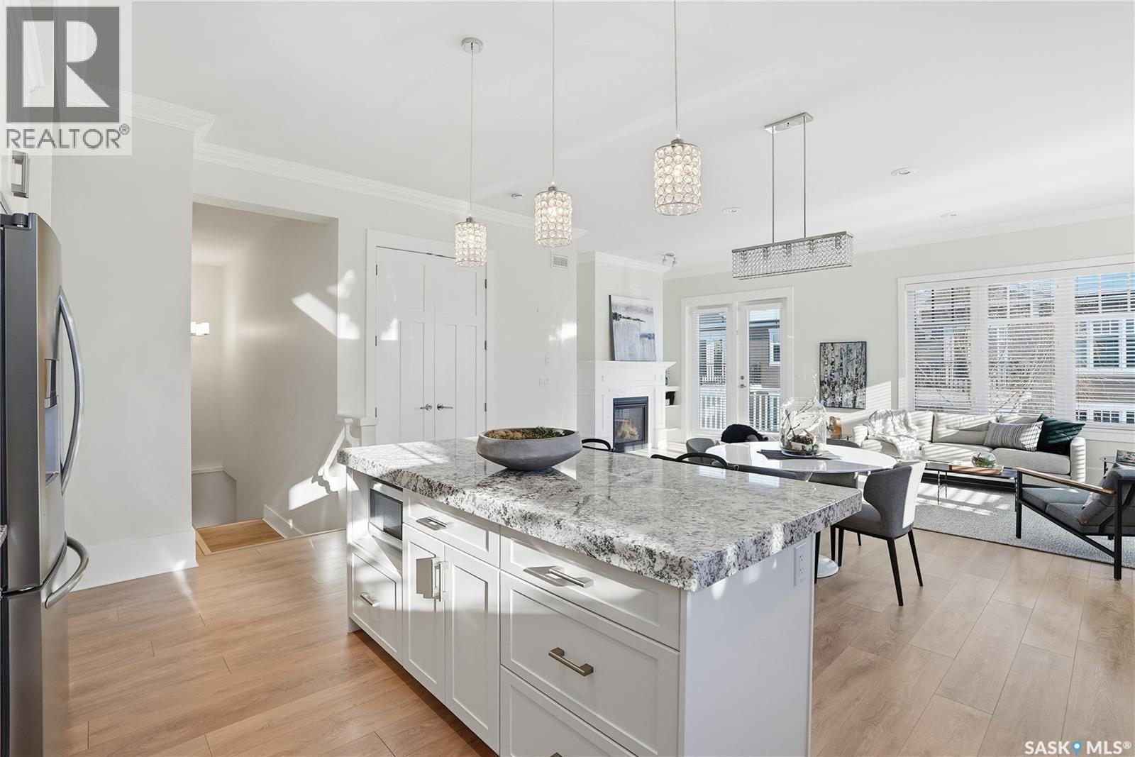 32 115 Meadows Boulevard, Saskatoon, SK - Indoor Photo Showing Kitchen With Upgraded Kitchen