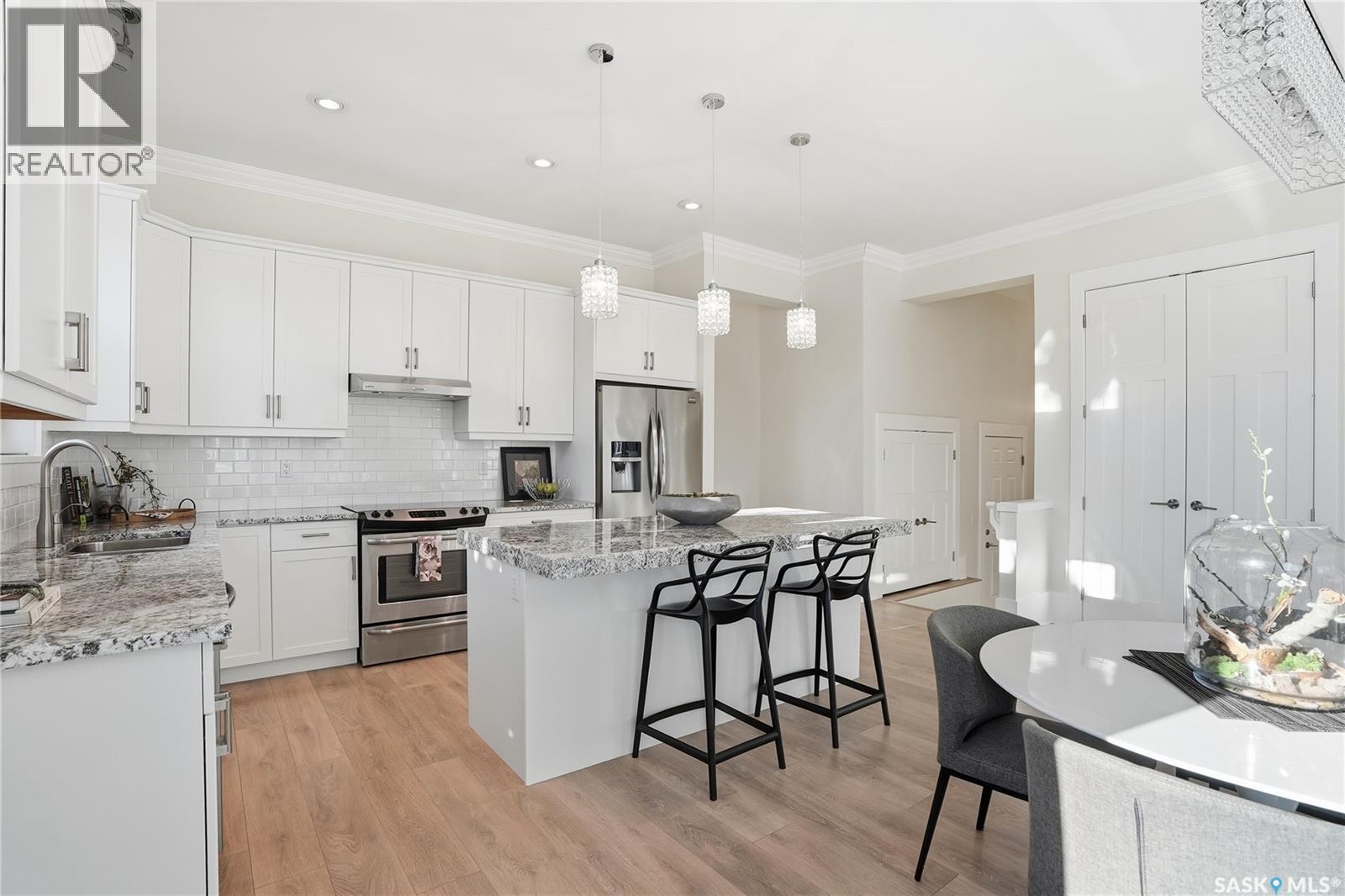 32 115 Meadows Boulevard, Saskatoon, SK - Indoor Photo Showing Kitchen With Upgraded Kitchen