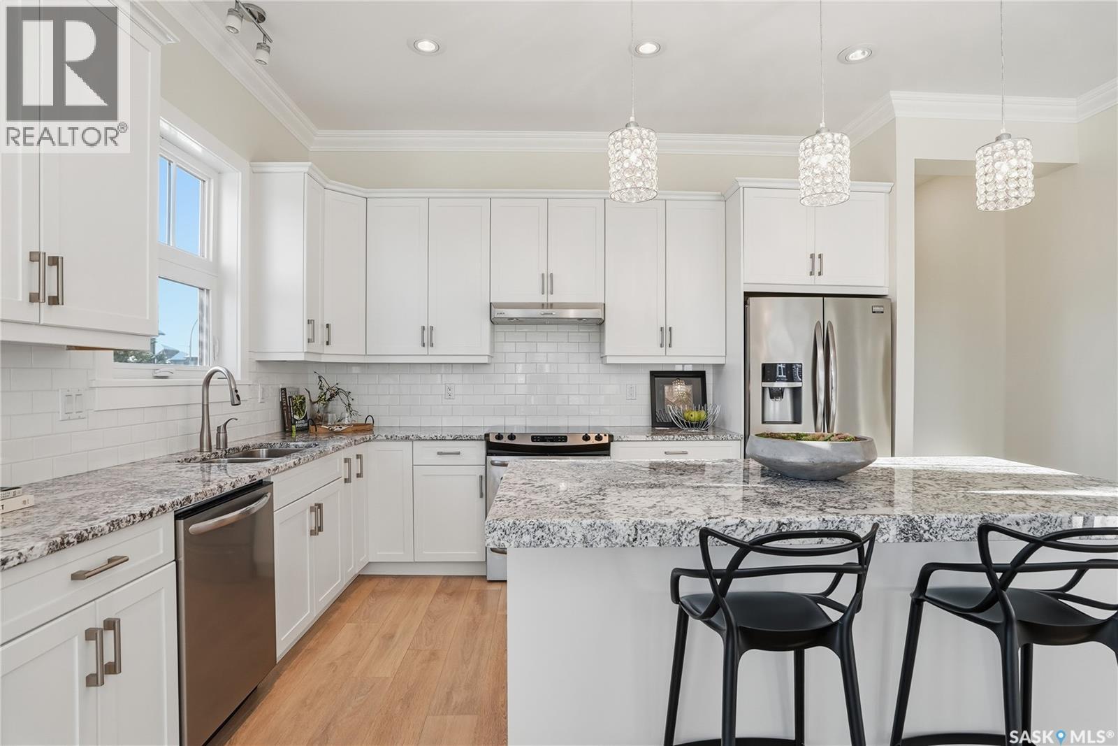 32 115 Meadows Boulevard, Saskatoon, SK - Indoor Photo Showing Kitchen With Upgraded Kitchen