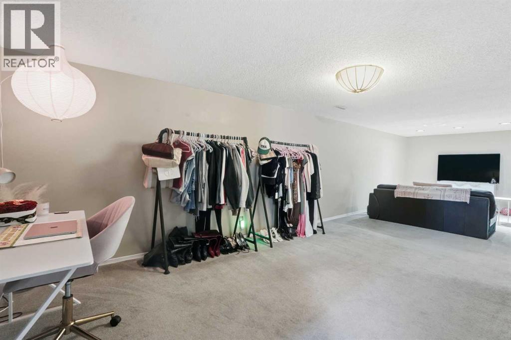 3003 25 Street Sw, Calgary, AB - Indoor