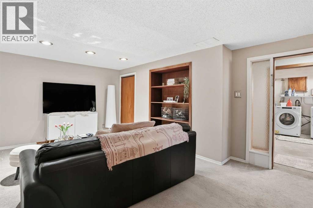 3003 25 Street Sw, Calgary, AB - Indoor