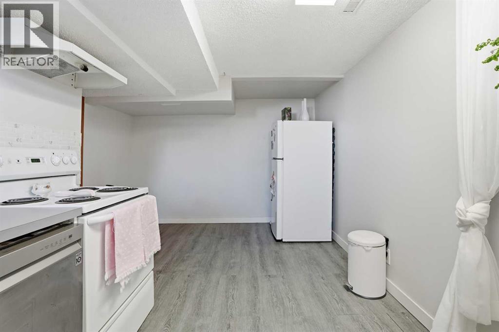 3003 25 Street Sw, Calgary, AB - Indoor