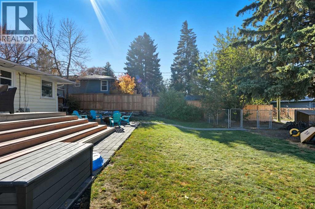 3003 25 Street Sw, Calgary, AB - Outdoor