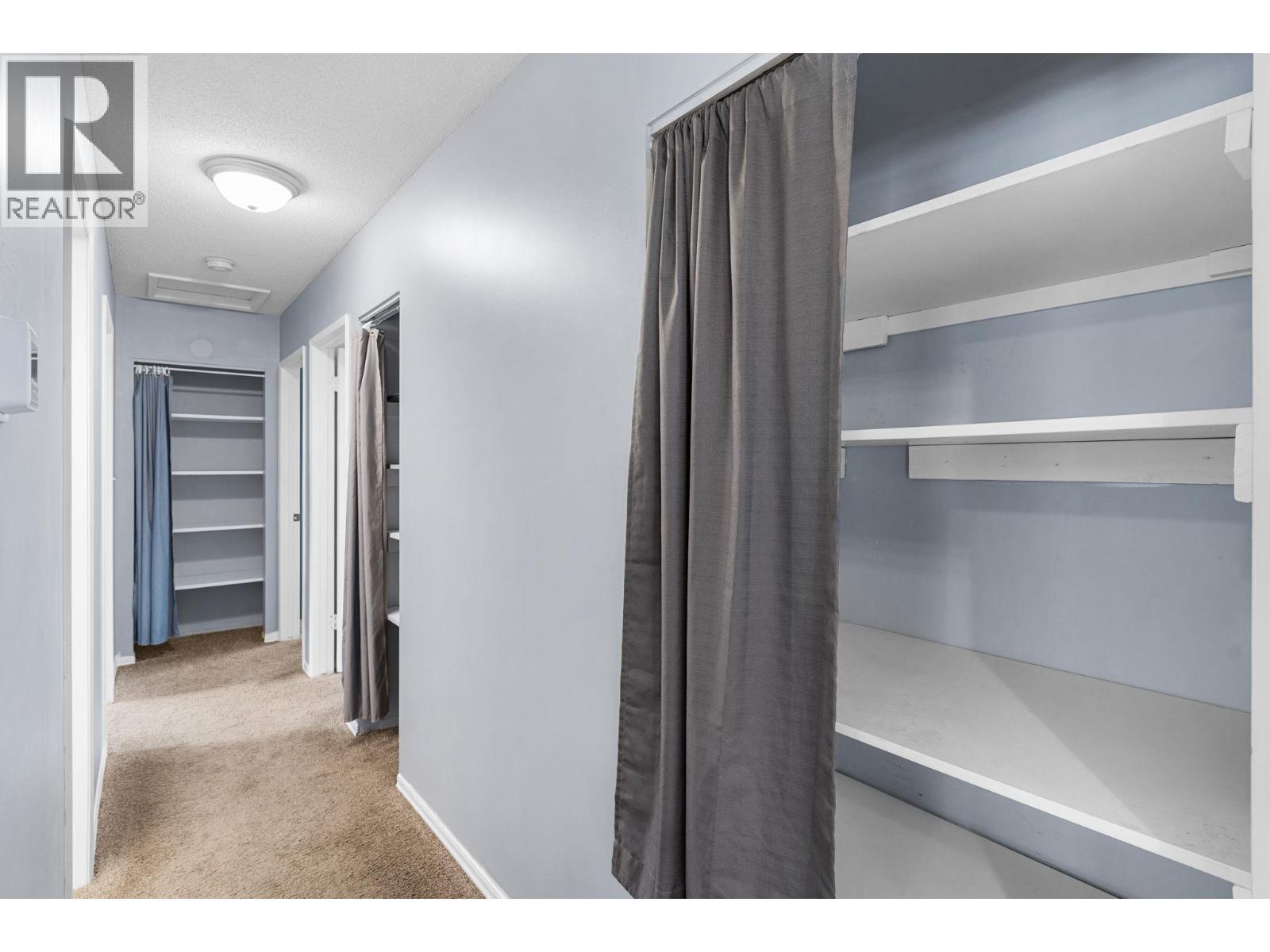 2641 Springfield Road, Kelowna, BC - Indoor