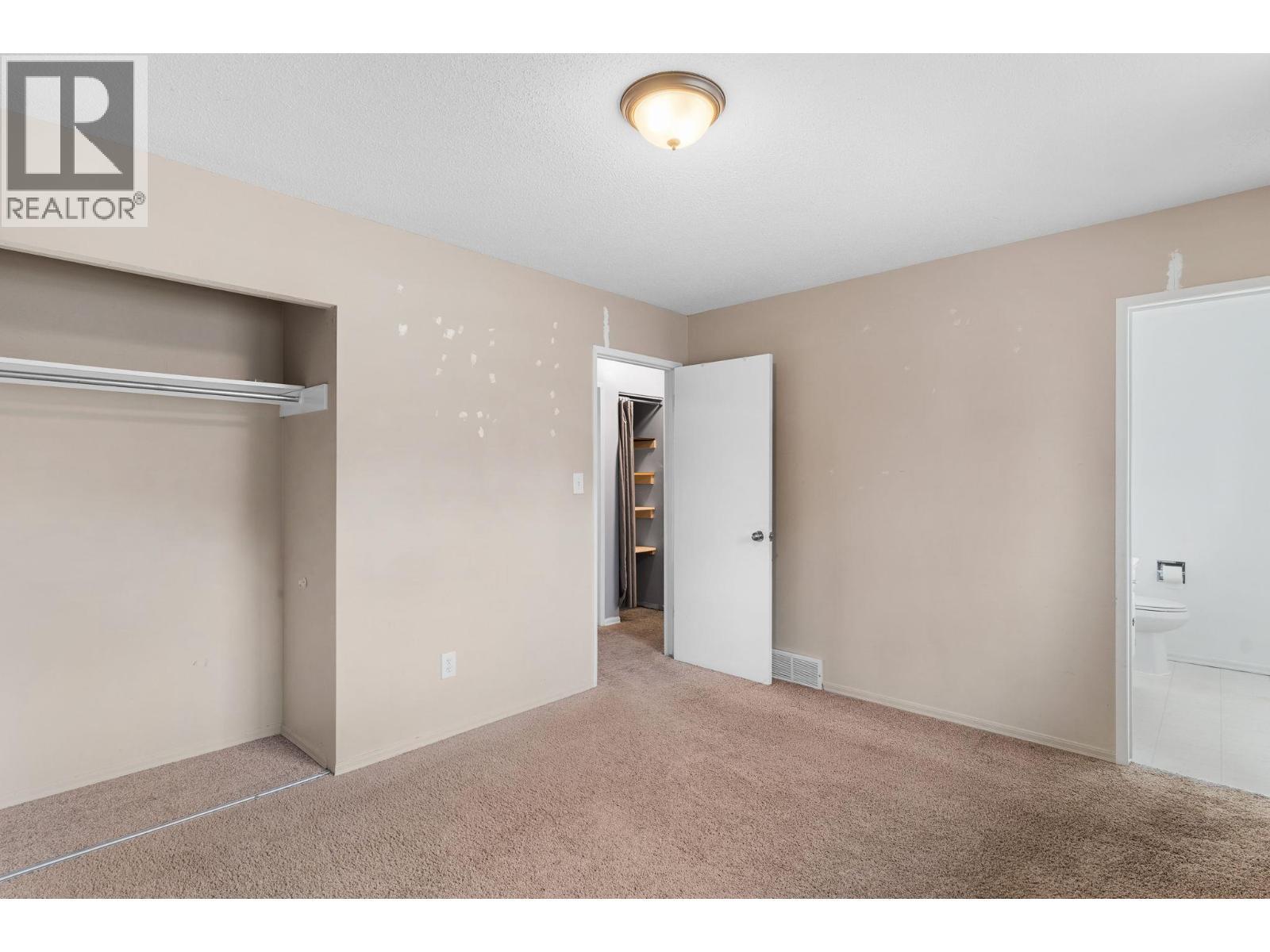 2641 Springfield Road, Kelowna, BC - Indoor