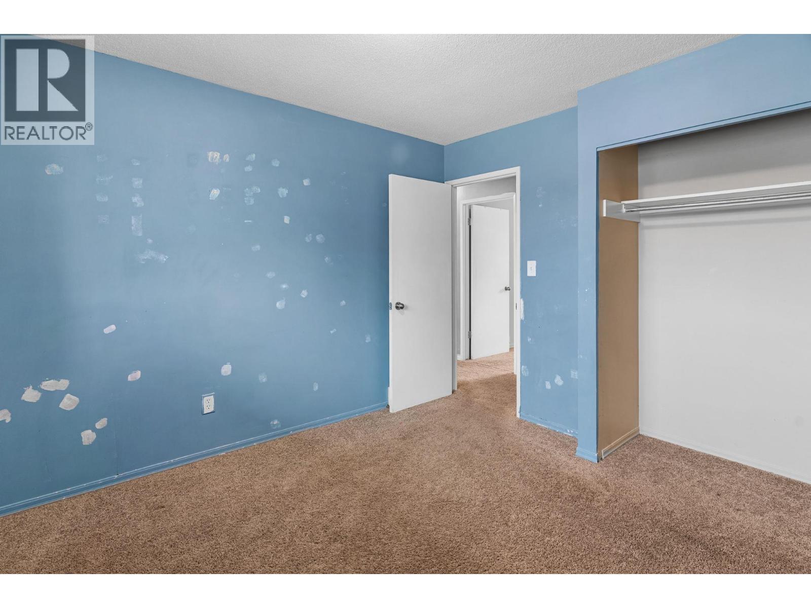 2641 Springfield Road, Kelowna, BC - Indoor