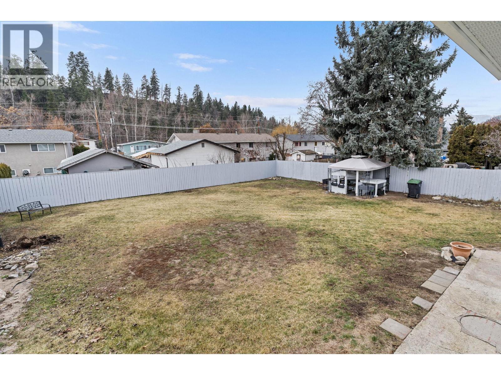 2641 Springfield Road, Kelowna, BC - Outdoor