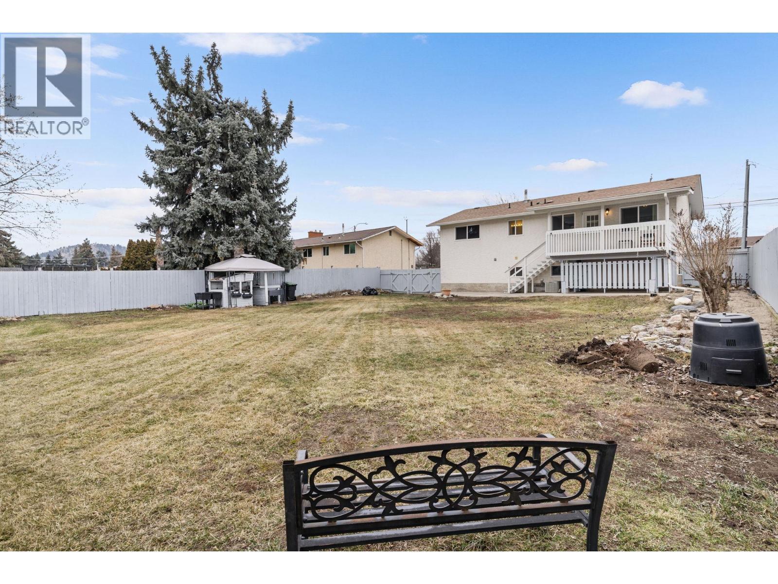 2641 Springfield Road, Kelowna, BC - Outdoor