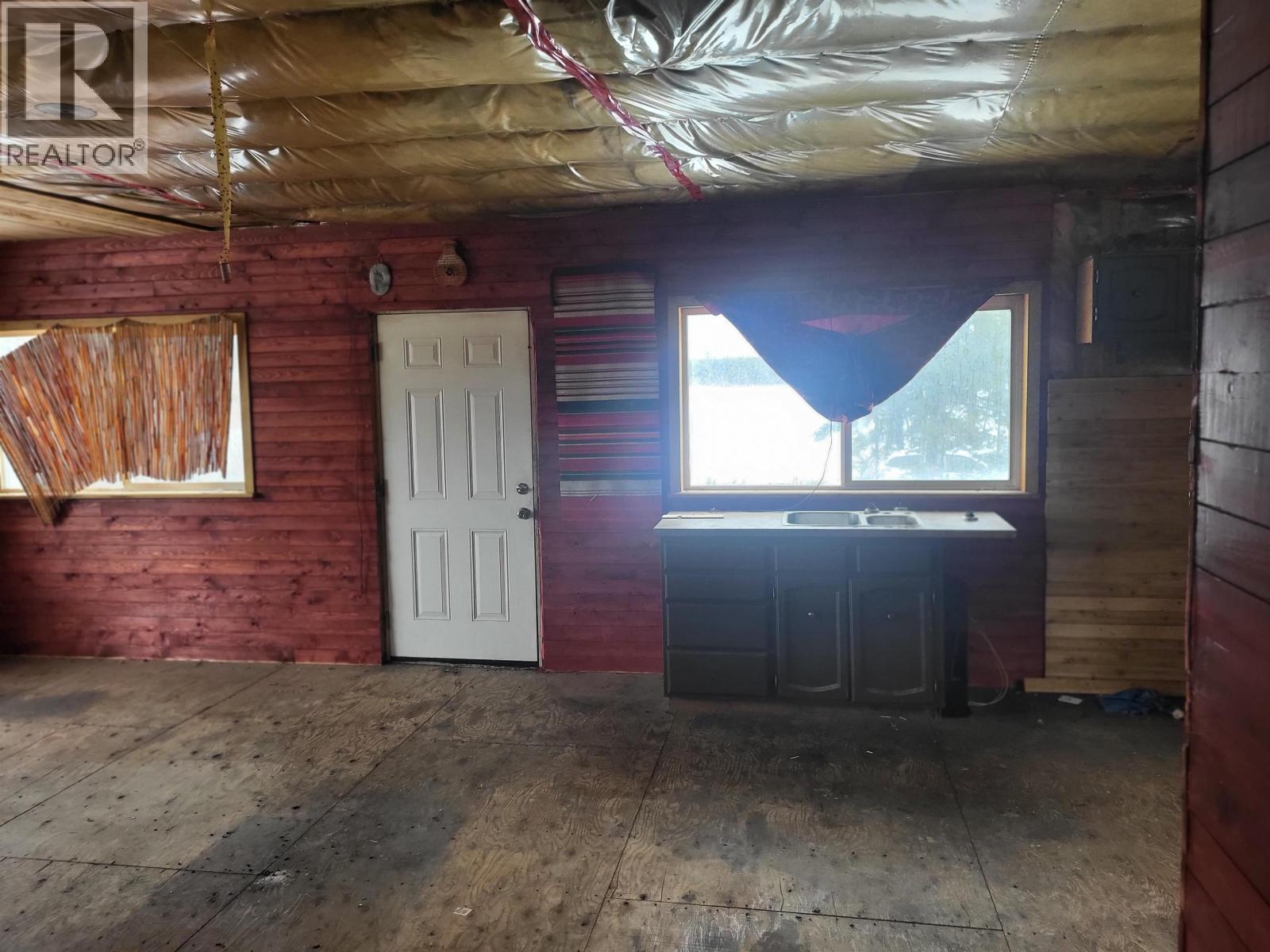 5147 Spokin Lake Road, 150 Mile House, BC - Indoor Photo Showing Other Room