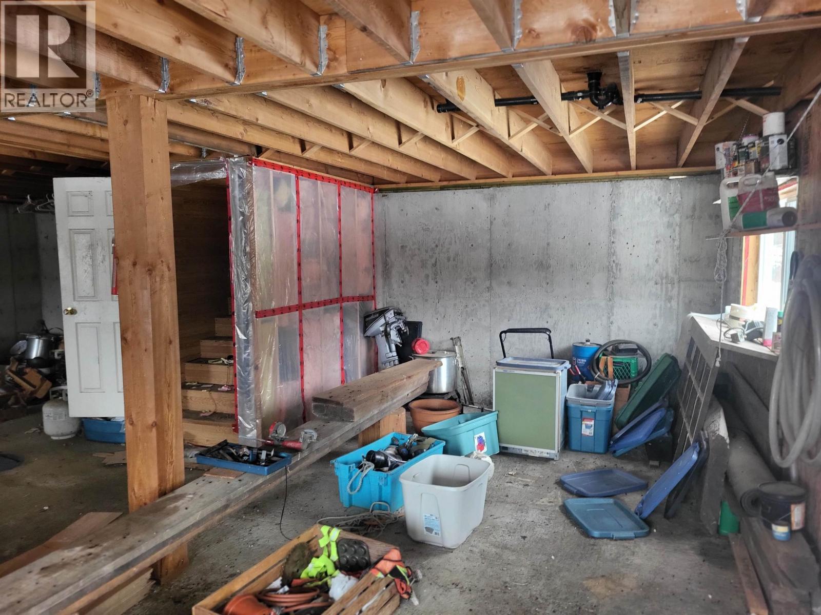5147 Spokin Lake Road, 150 Mile House, BC - Indoor Photo Showing Basement