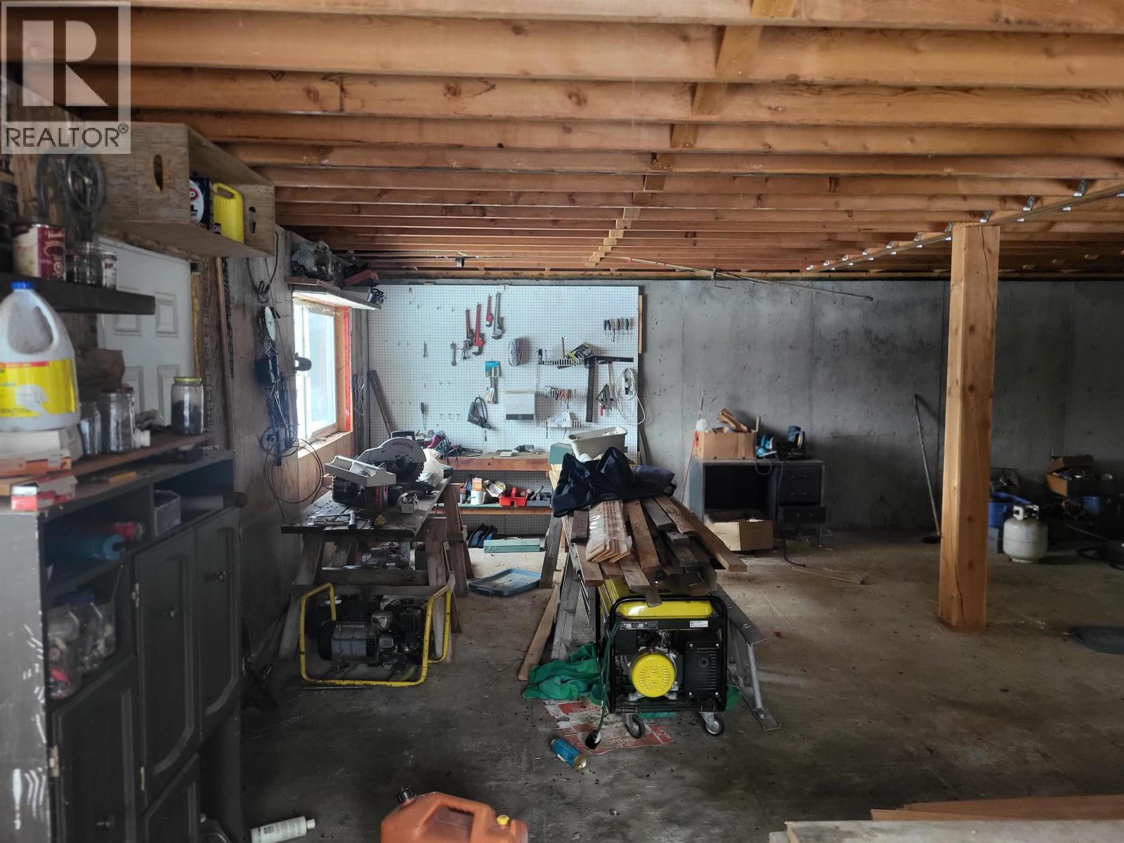 5147 Spokin Lake Road, 150 Mile House, BC - Indoor