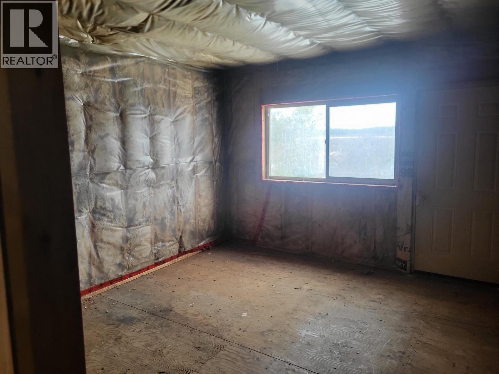 5147 Spokin Lake Road, 150 Mile House, BC - Indoor Photo Showing Other Room