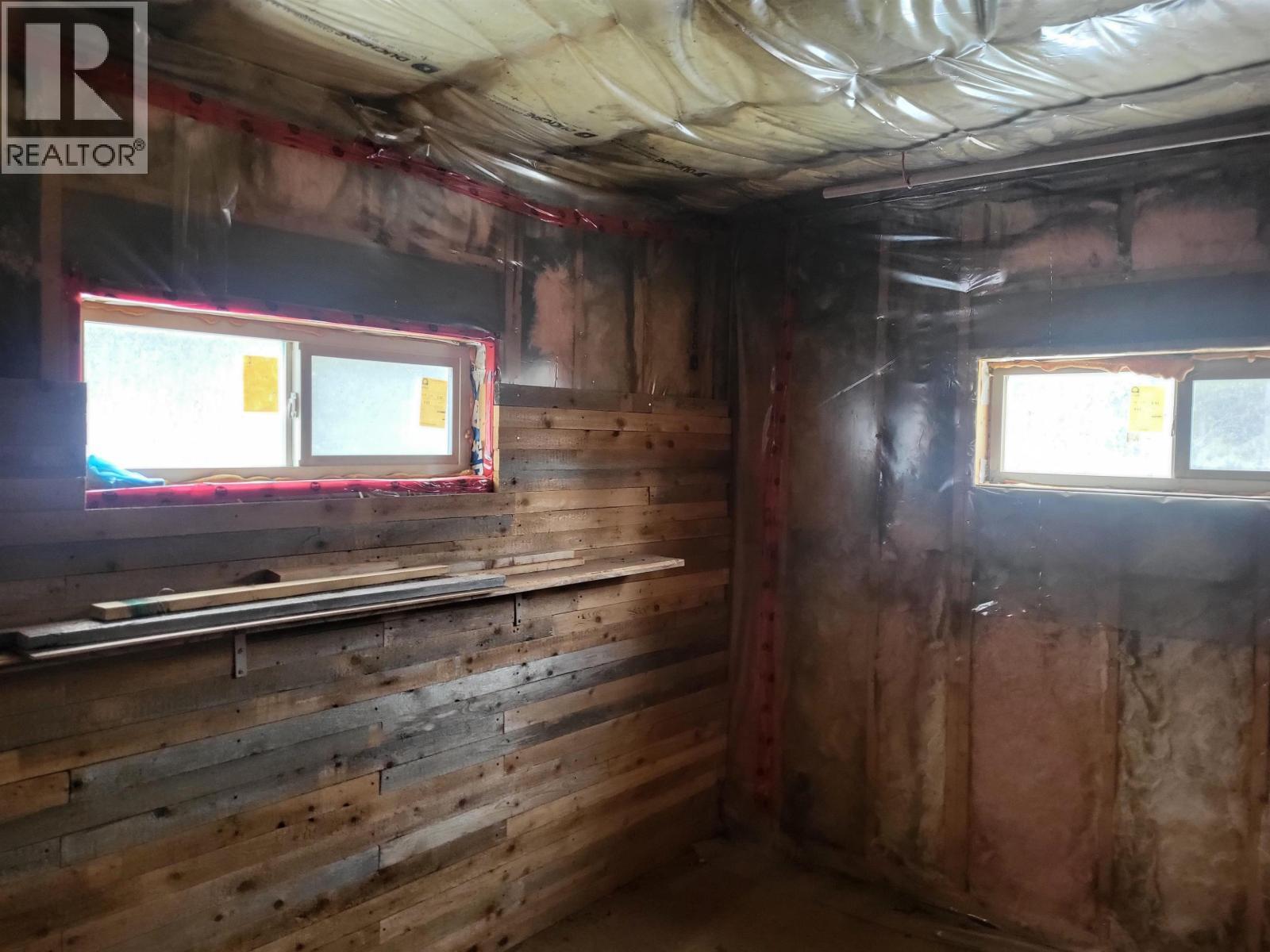 5147 Spokin Lake Road, 150 Mile House, BC - Indoor