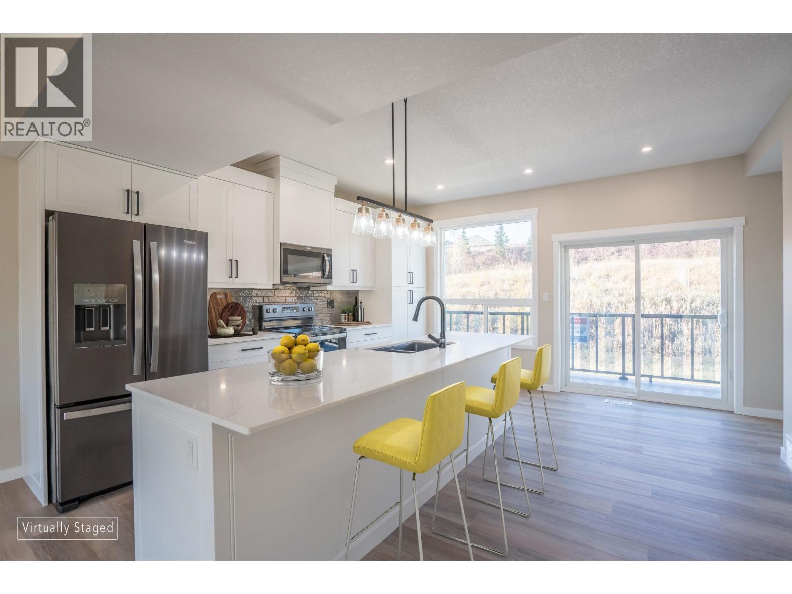 405 7000 Husband Drive, Prince George, BC - Indoor Photo Showing Kitchen With Upgraded Kitchen