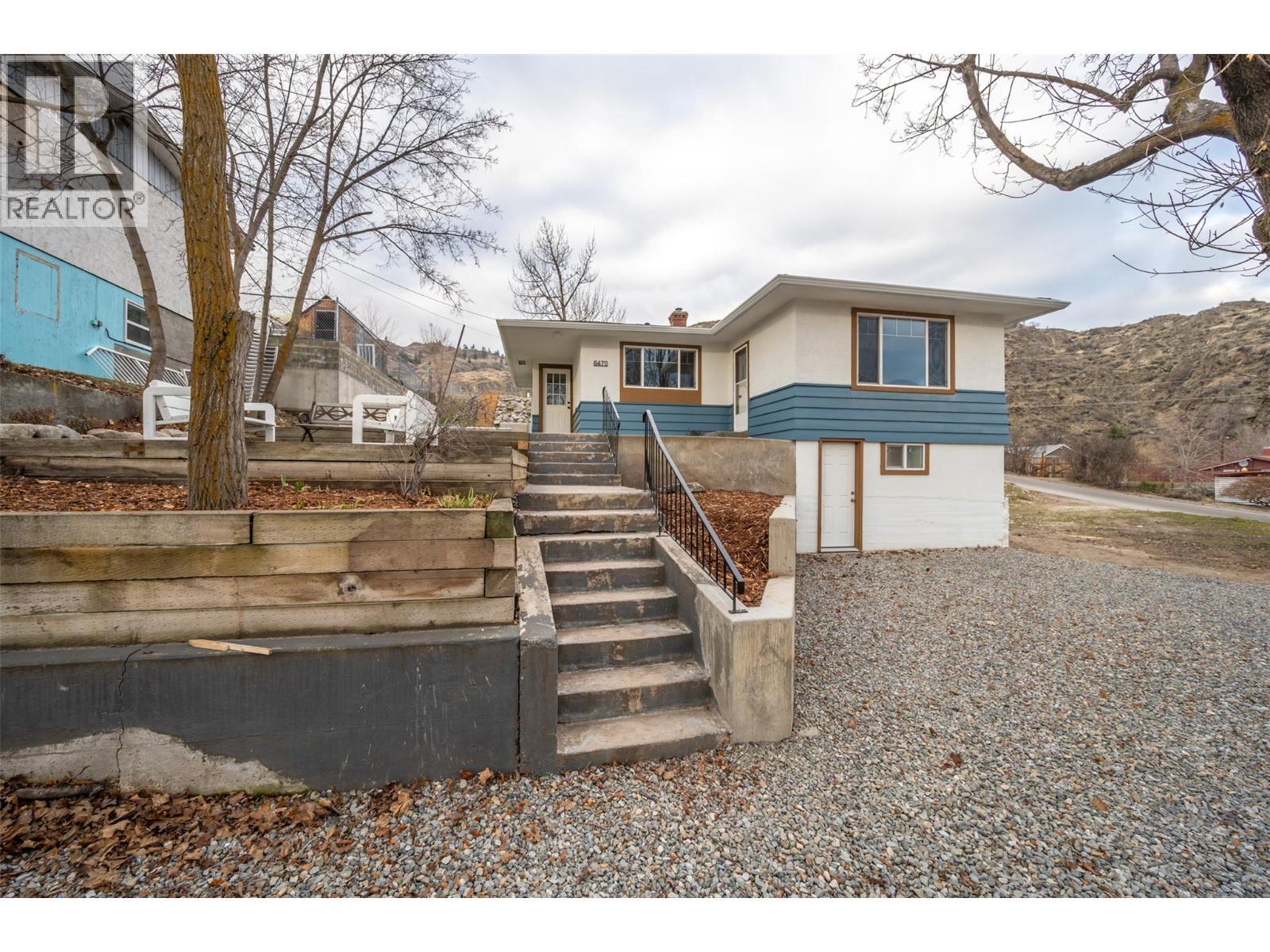 View from the street - 6470 Hollow Street, Oliver, BC - Outdoor