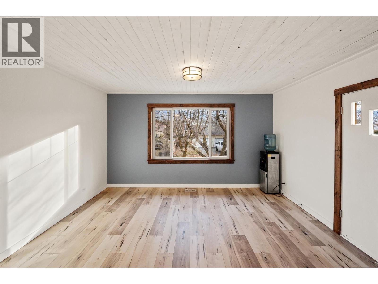 Living room - 6470 Hollow Street, Oliver, BC - Indoor