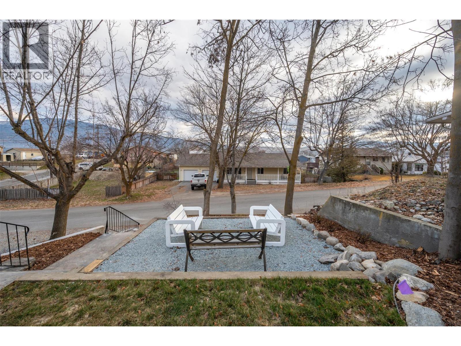 Front yard - 6470 Hollow Street, Oliver, BC - Outdoor