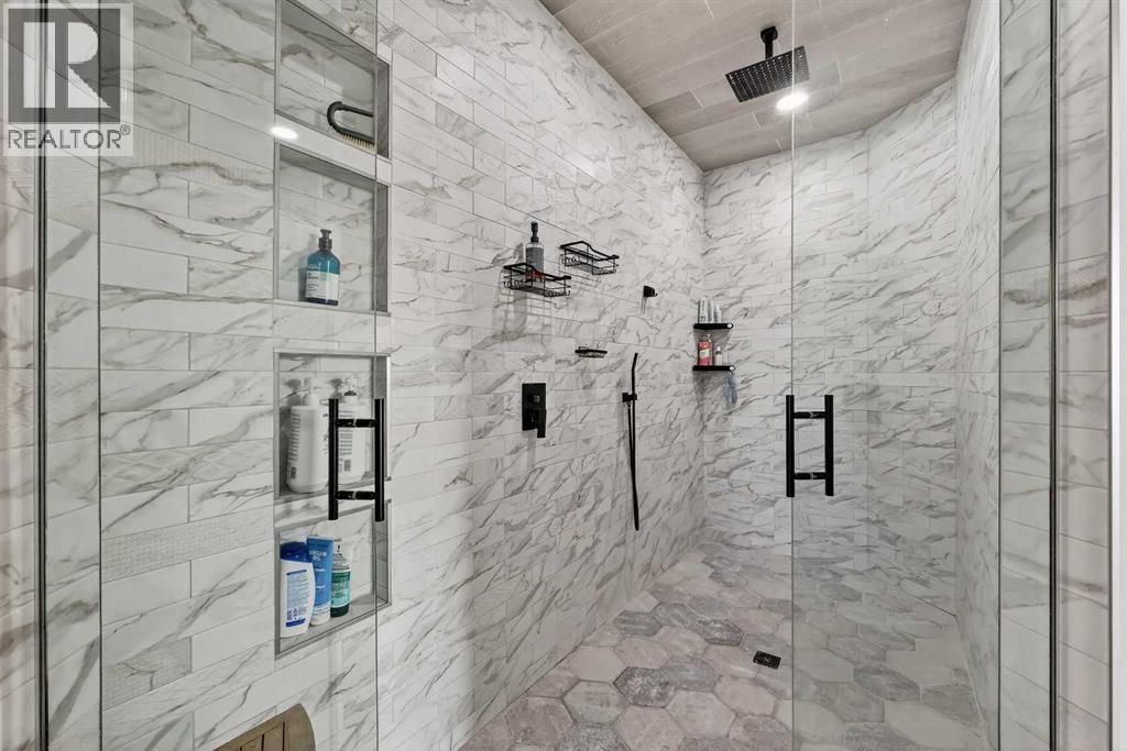 402017 23 Street W, Rural Foothills County, AB - Indoor Photo Showing Bathroom