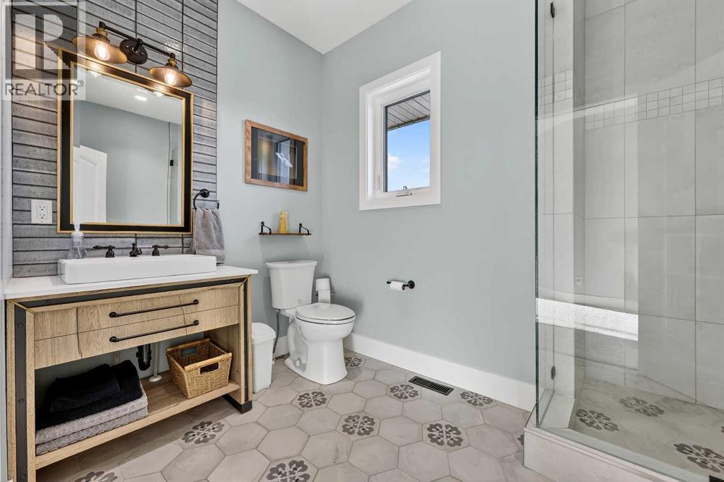 402017 23 Street W, Rural Foothills County, AB - Indoor Photo Showing Bathroom