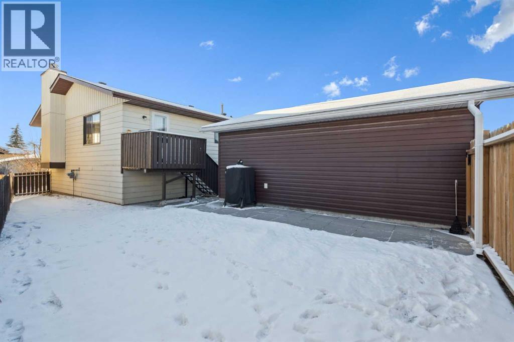 14 Glenhill Crescent, Cochrane, AB - Outdoor With Exterior