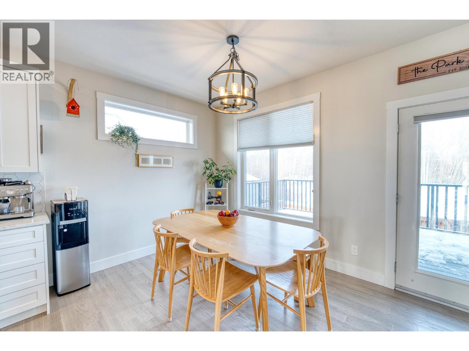 11112 115 Avenue, Fort St. John, BC - Indoor Photo Showing Dining Room