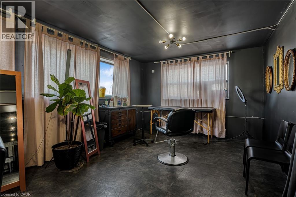 196 Parkdale Avenue, Hamilton, ON