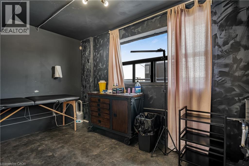 196 Parkdale Avenue, Hamilton, ON