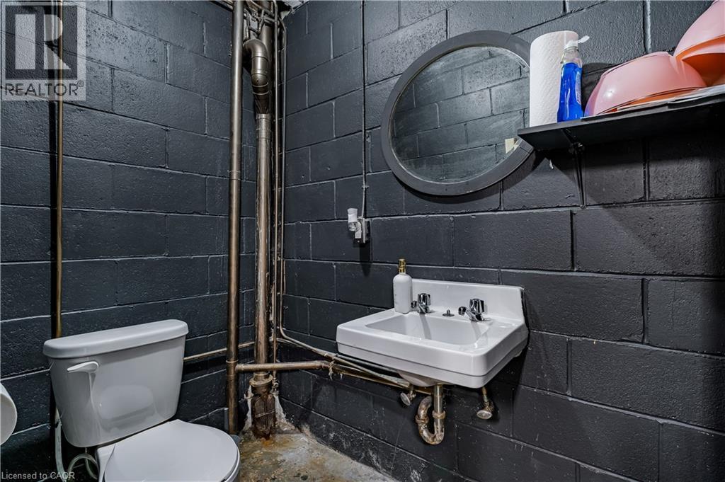 196 Parkdale Avenue, Hamilton, ON