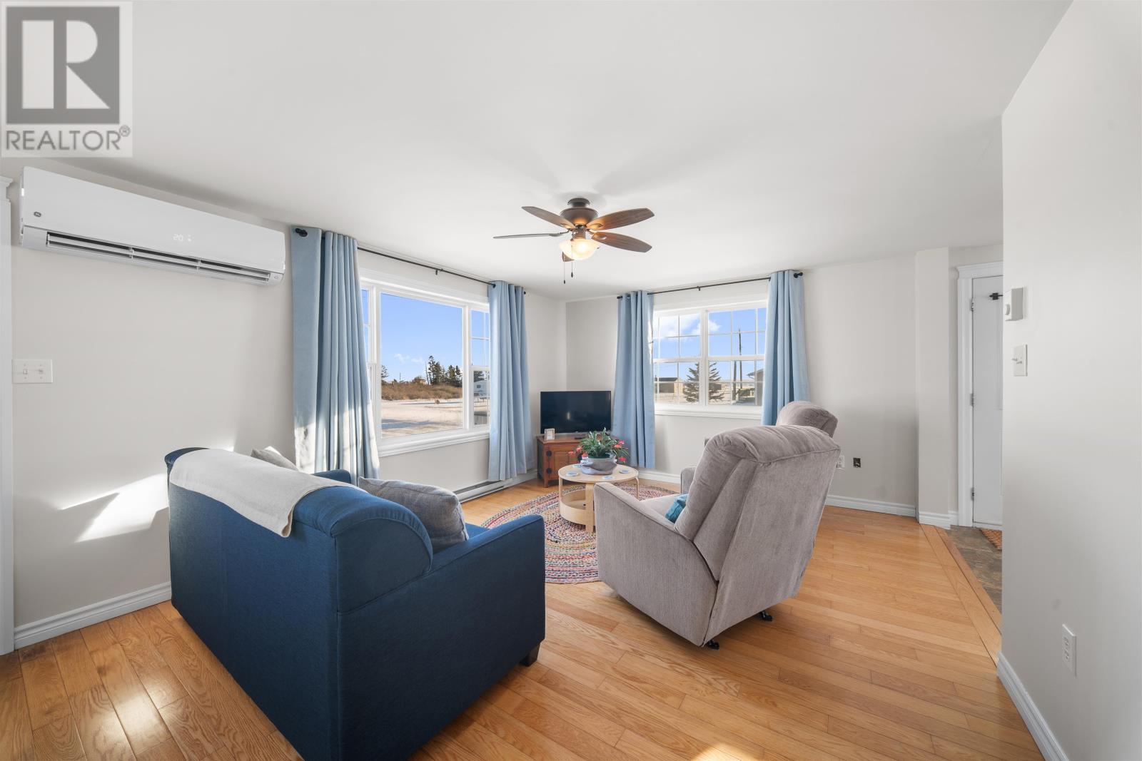 18 Old Credit Union Crescent, Union Corner, PE - Indoor Photo Showing Living Room