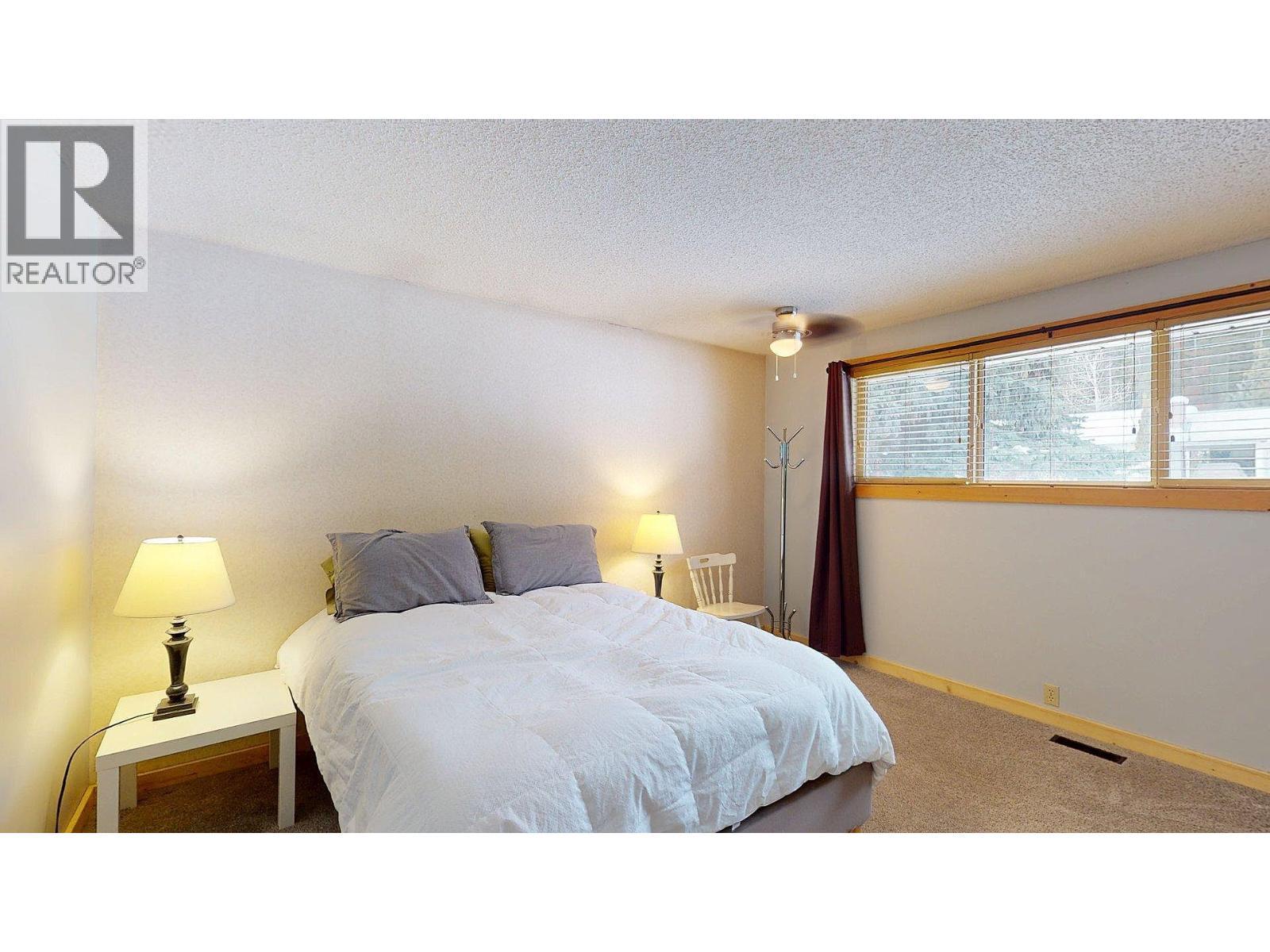 958 Galbraith Drive, Elkford, BC - Indoor Photo Showing Bedroom