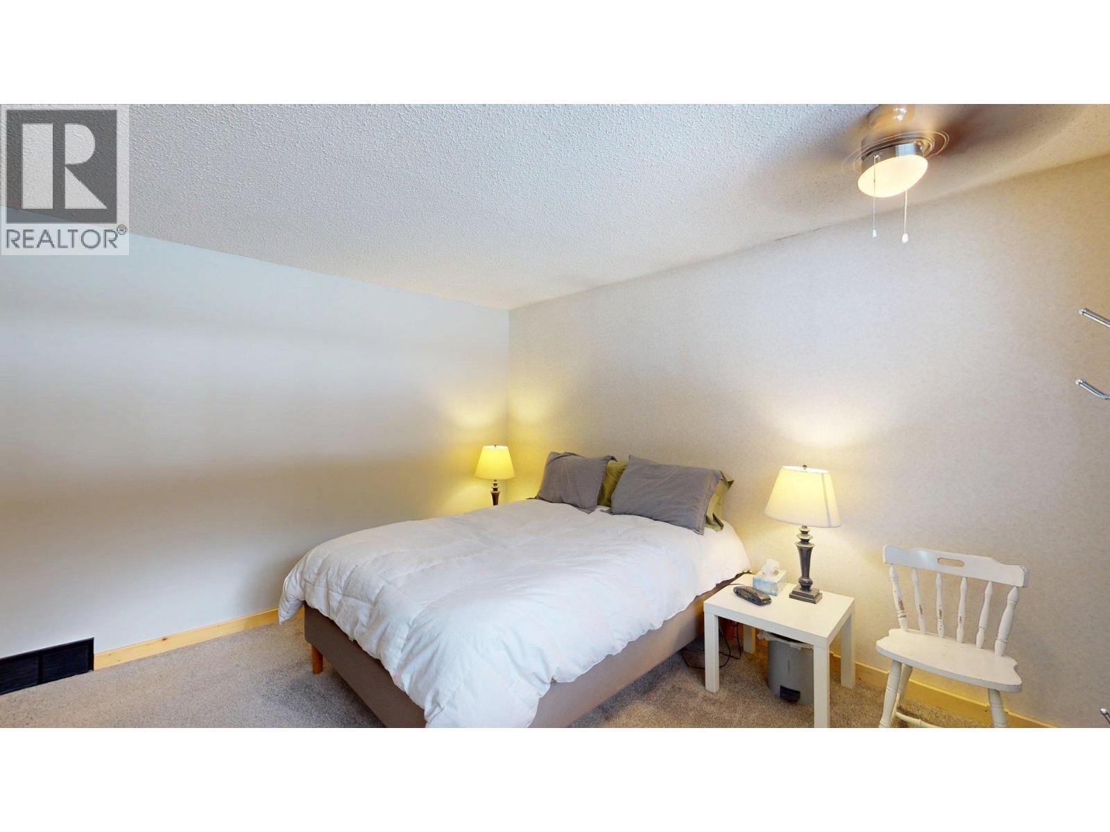 958 Galbraith Drive, Elkford, BC - Indoor Photo Showing Bedroom