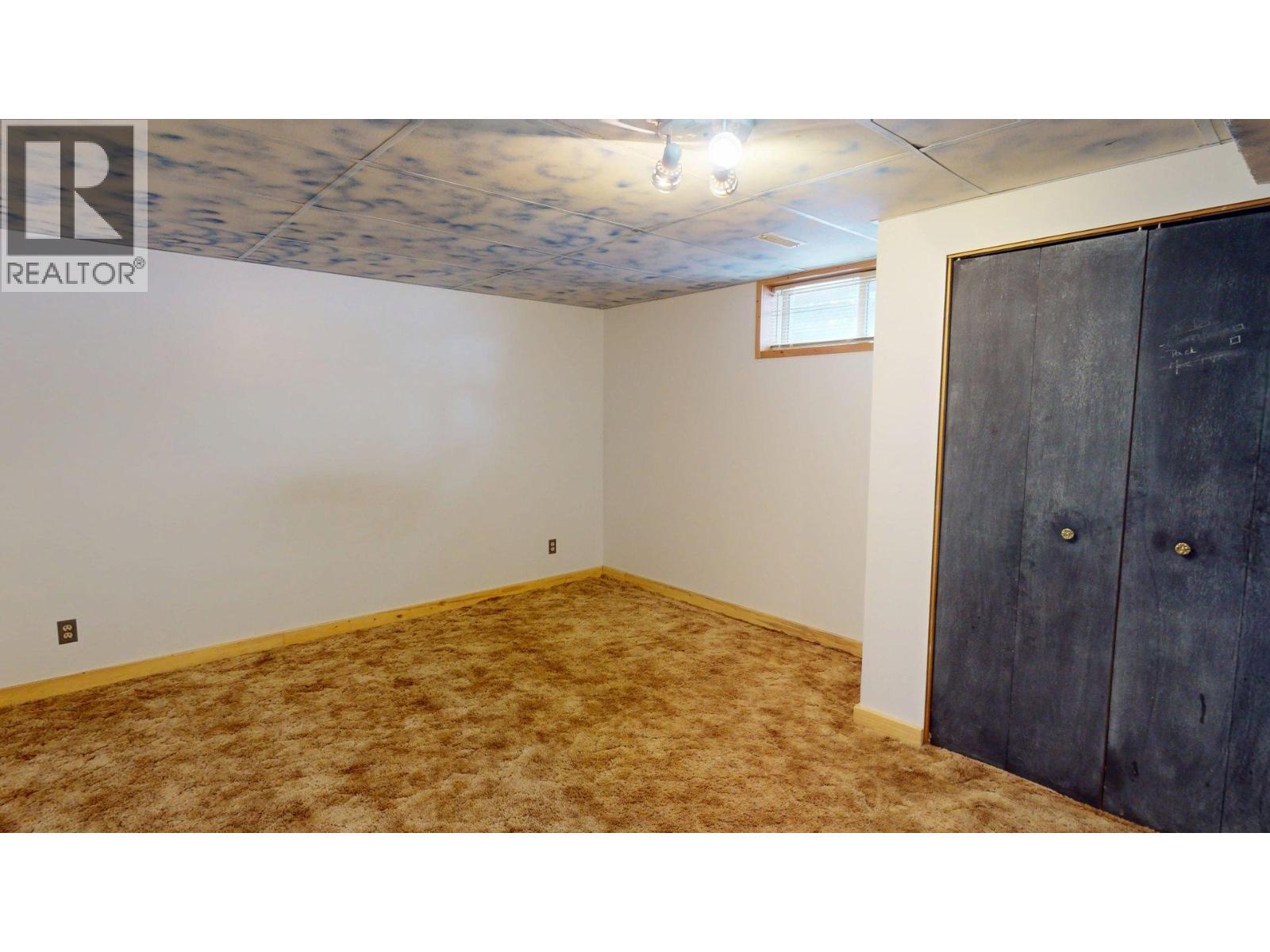 958 Galbraith Drive, Elkford, BC - Indoor Photo Showing Other Room