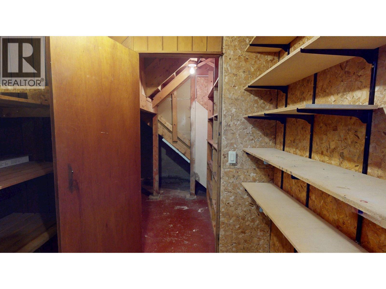 958 Galbraith Drive, Elkford, BC - Indoor