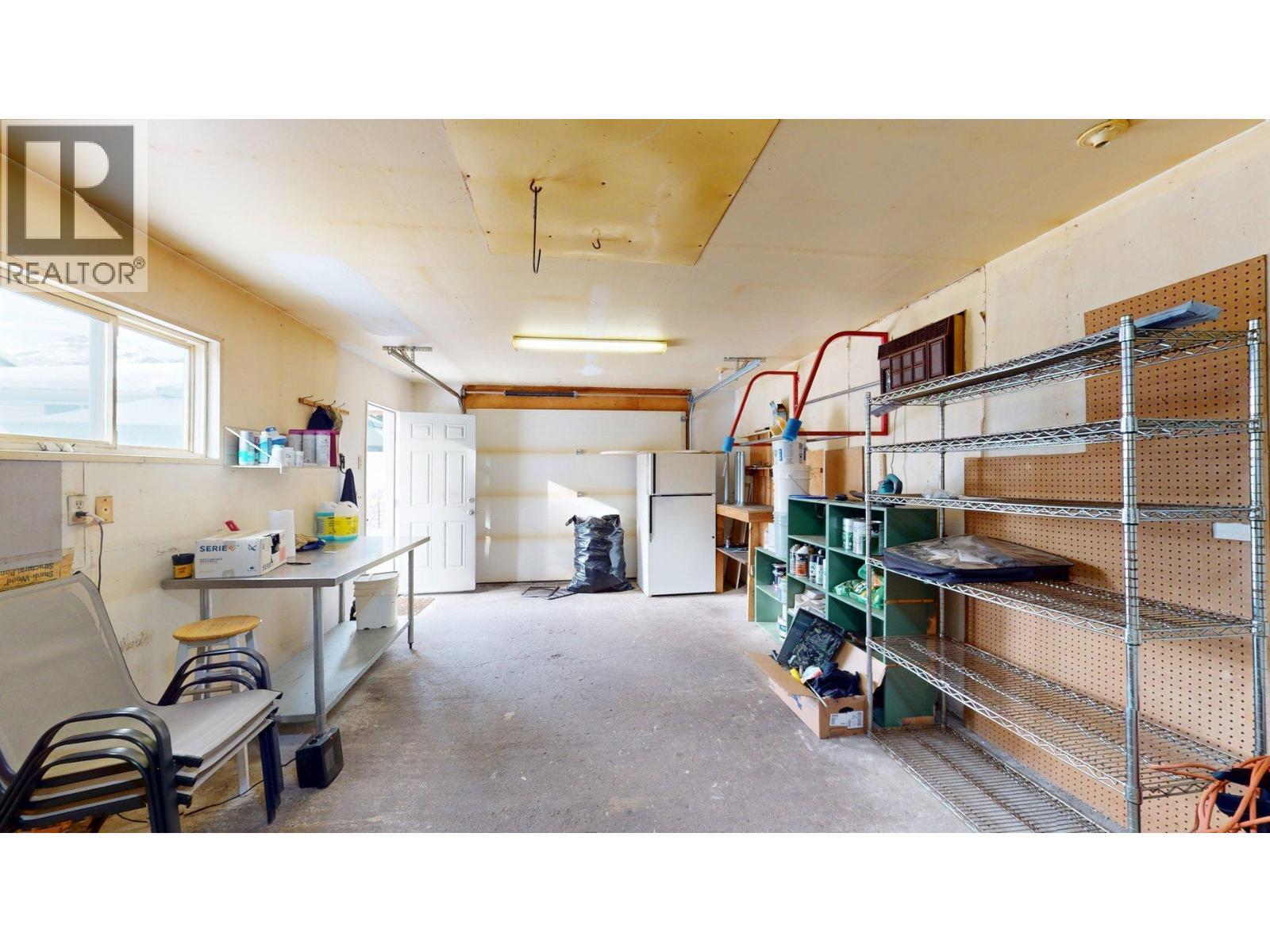 958 Galbraith Drive, Elkford, BC - Indoor Photo Showing Garage