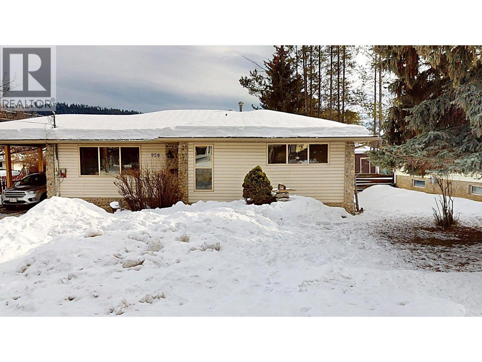 958 Galbraith Drive, Elkford, BC - Outdoor