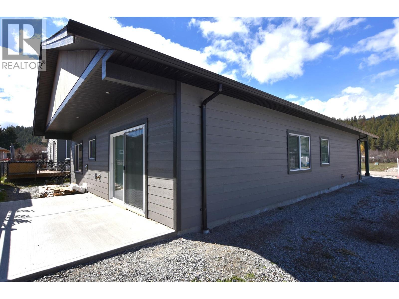 592 Nighthawk Avenue, Vernon, BC - Outdoor With Exterior