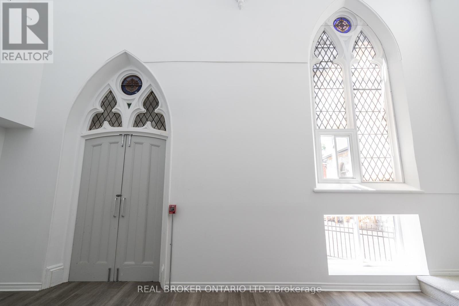 16 West Avenue S, Hamilton, ON - Indoor Photo Showing Other Room