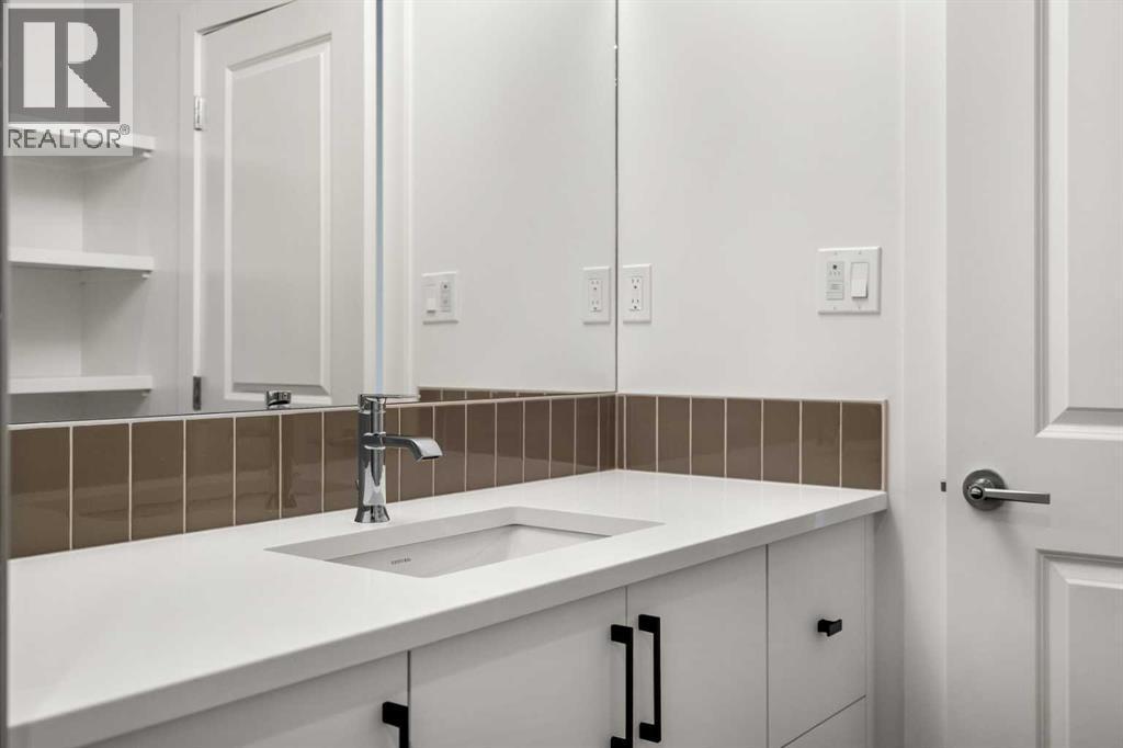 203, 550 Seton Circle Se, Calgary, AB - Indoor Photo Showing Bathroom