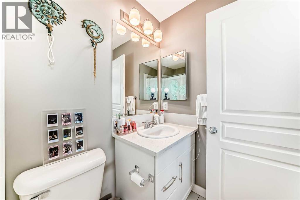 105 Mckenzie Towne Square Se, Calgary, AB - Indoor Photo Showing Bathroom