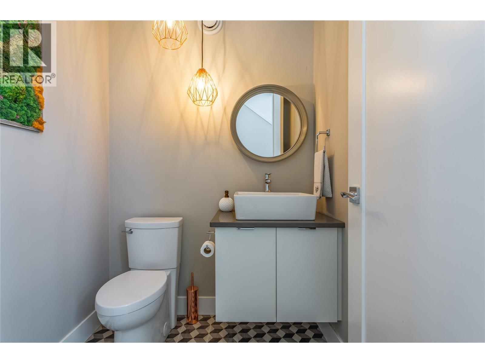 1648 Fawn Run Drive, Kelowna, BC - Indoor Photo Showing Bathroom