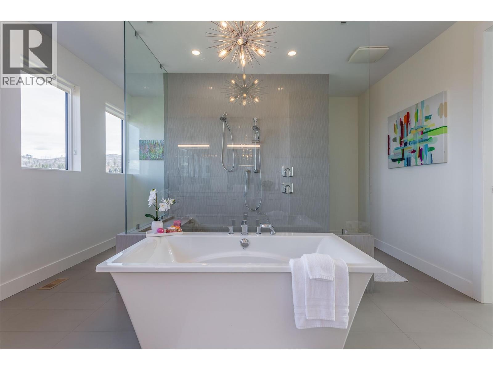 1648 Fawn Run Drive, Kelowna, BC - Indoor Photo Showing Bathroom