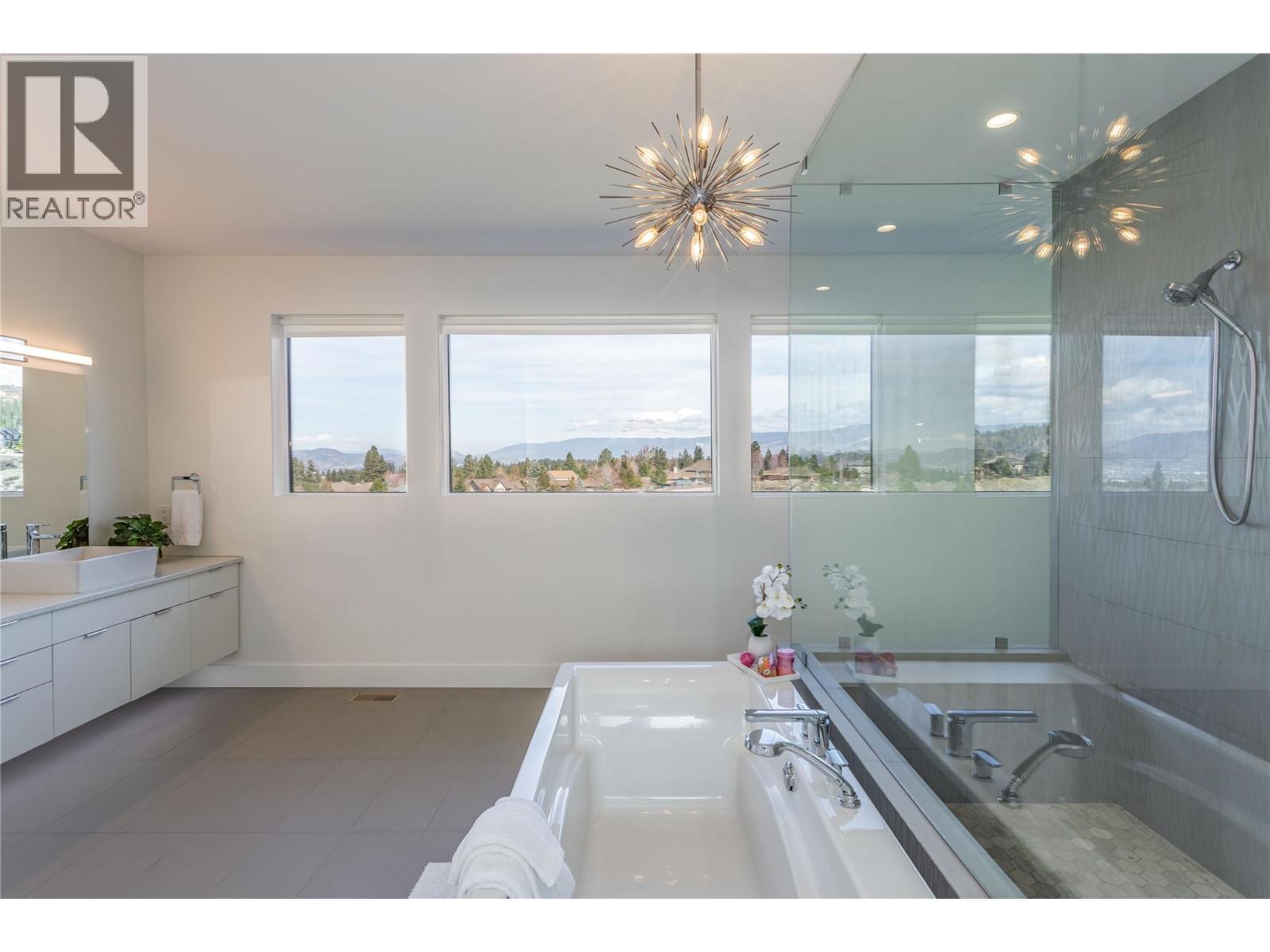 1648 Fawn Run Drive, Kelowna, BC - Indoor Photo Showing Bathroom
