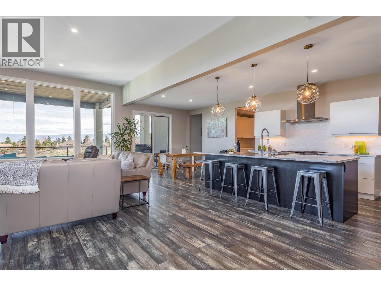 1648 Fawn Run Drive, Kelowna, BC - Indoor