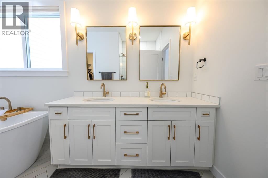 57-704010 64 Range Road, Rural Grande Prairie No. 1, County Of, AB - Indoor Photo Showing Bathroom