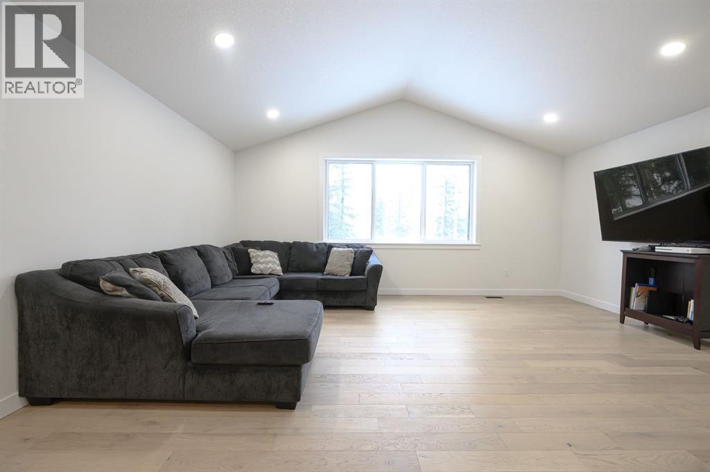 57-704010 64 Range Road, Rural Grande Prairie No. 1, County Of, AB - Indoor Photo Showing Living Room