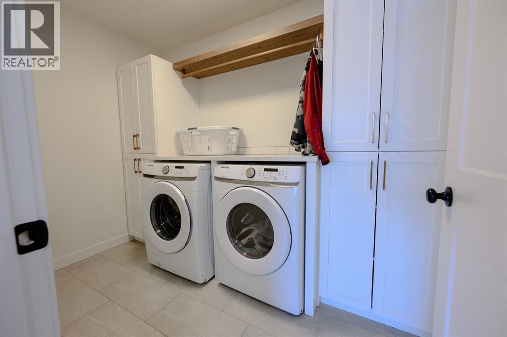57-704010 64 Range Road, Rural Grande Prairie No. 1, County Of, AB - Indoor Photo Showing Laundry Room