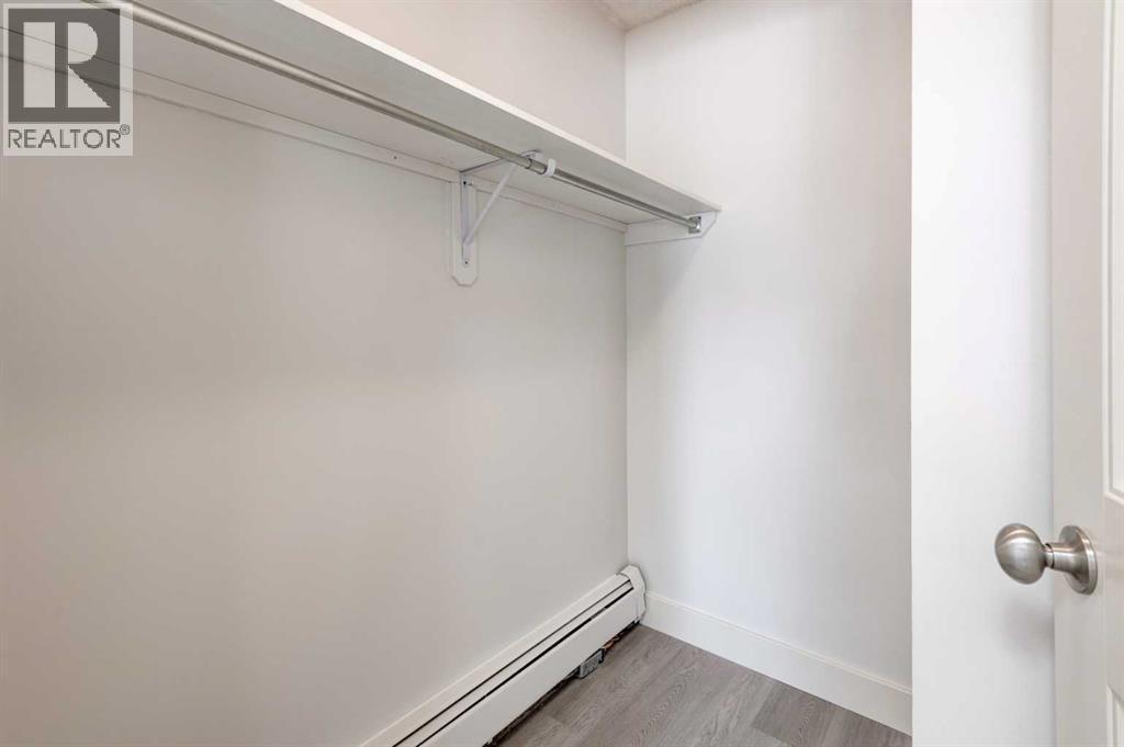 1, 101 Village Heights Sw, Calgary, AB - Indoor With Storage